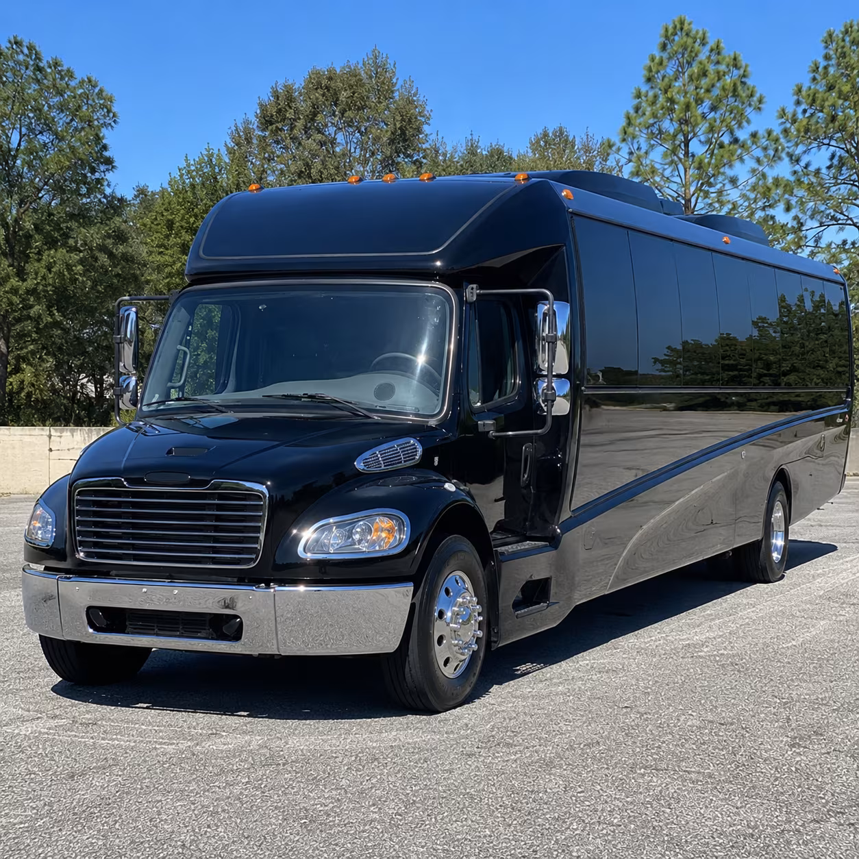lakewood 20 passenger minibus