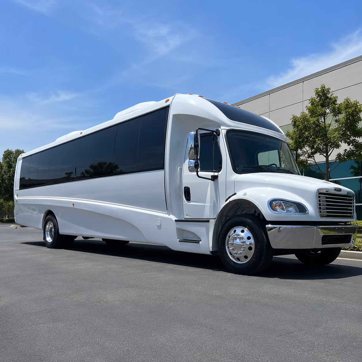 lakewood 25 passenger minibus