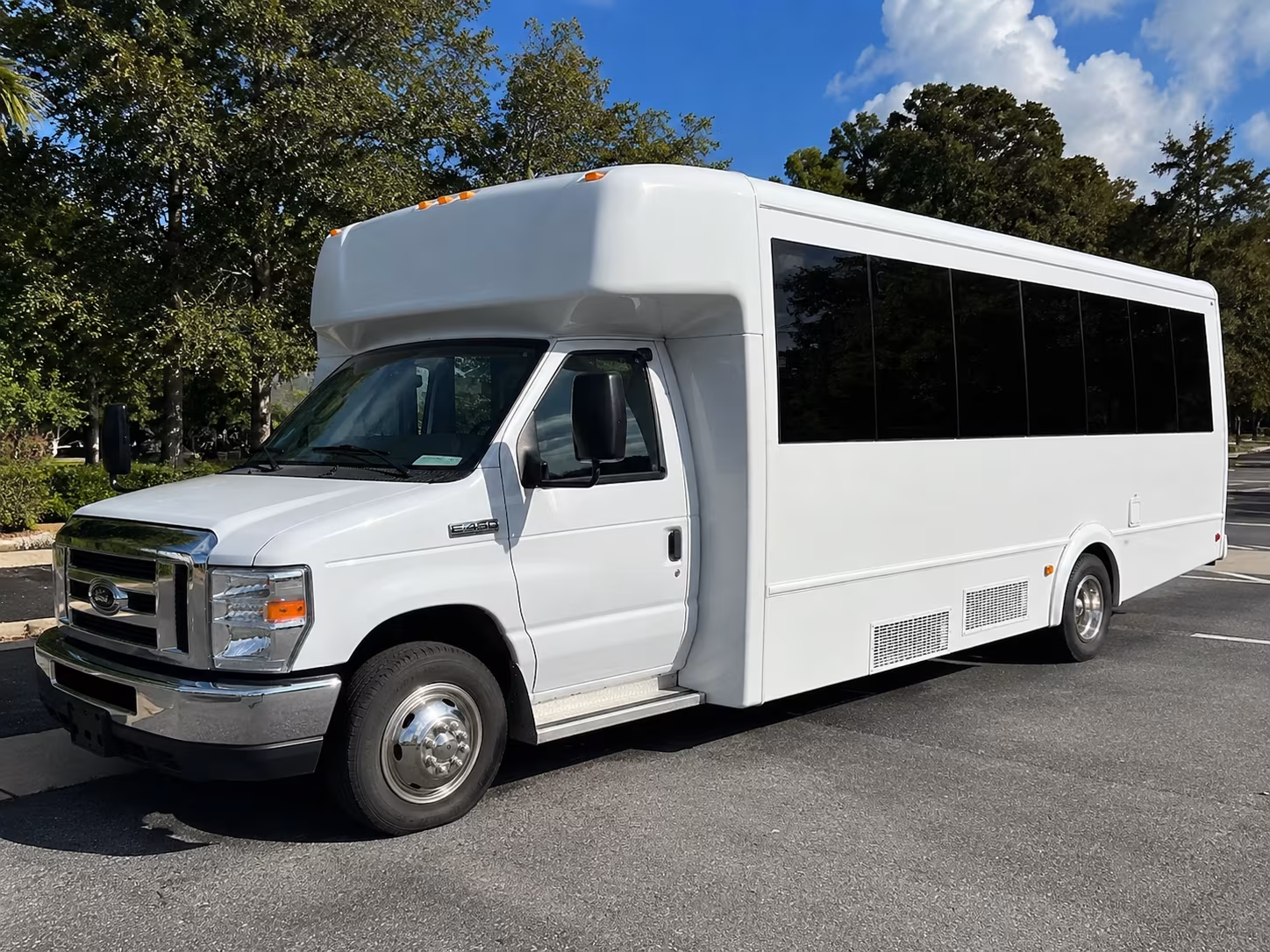 party buses for bachelorette wine tours around lakewood