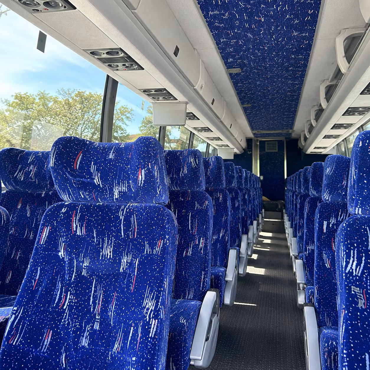 weekly worship shuttle buses for lakewood congregations